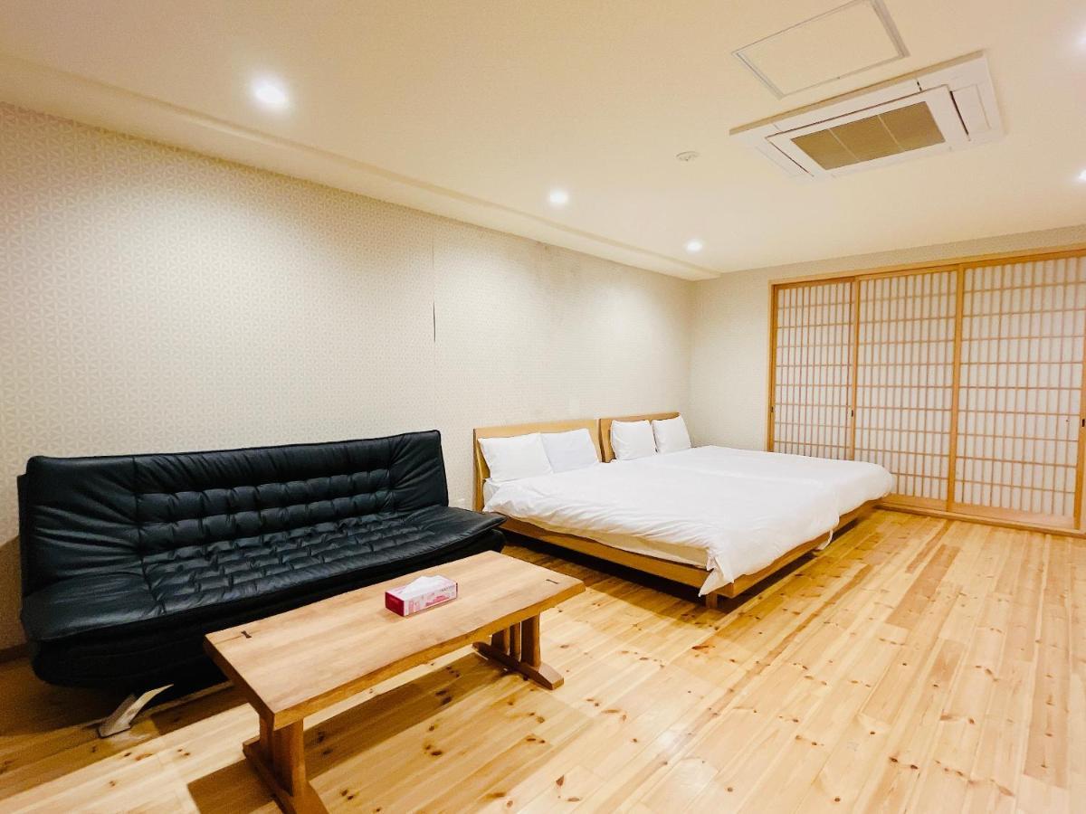 Shimanouchi Luxury Apartment โอซาก้า ภายนอก รูปภาพ