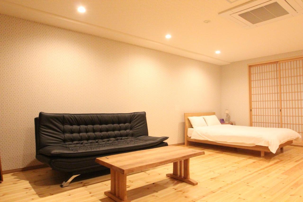 Shimanouchi Luxury Apartment โอซาก้า ภายนอก รูปภาพ